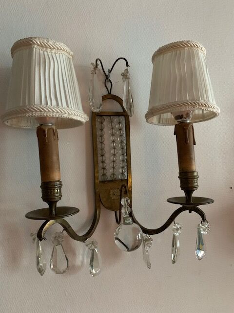 Art deco wall lamp in brass, pearls and tassels