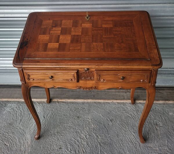 Bureau de pente, table à écrire style Louis XV