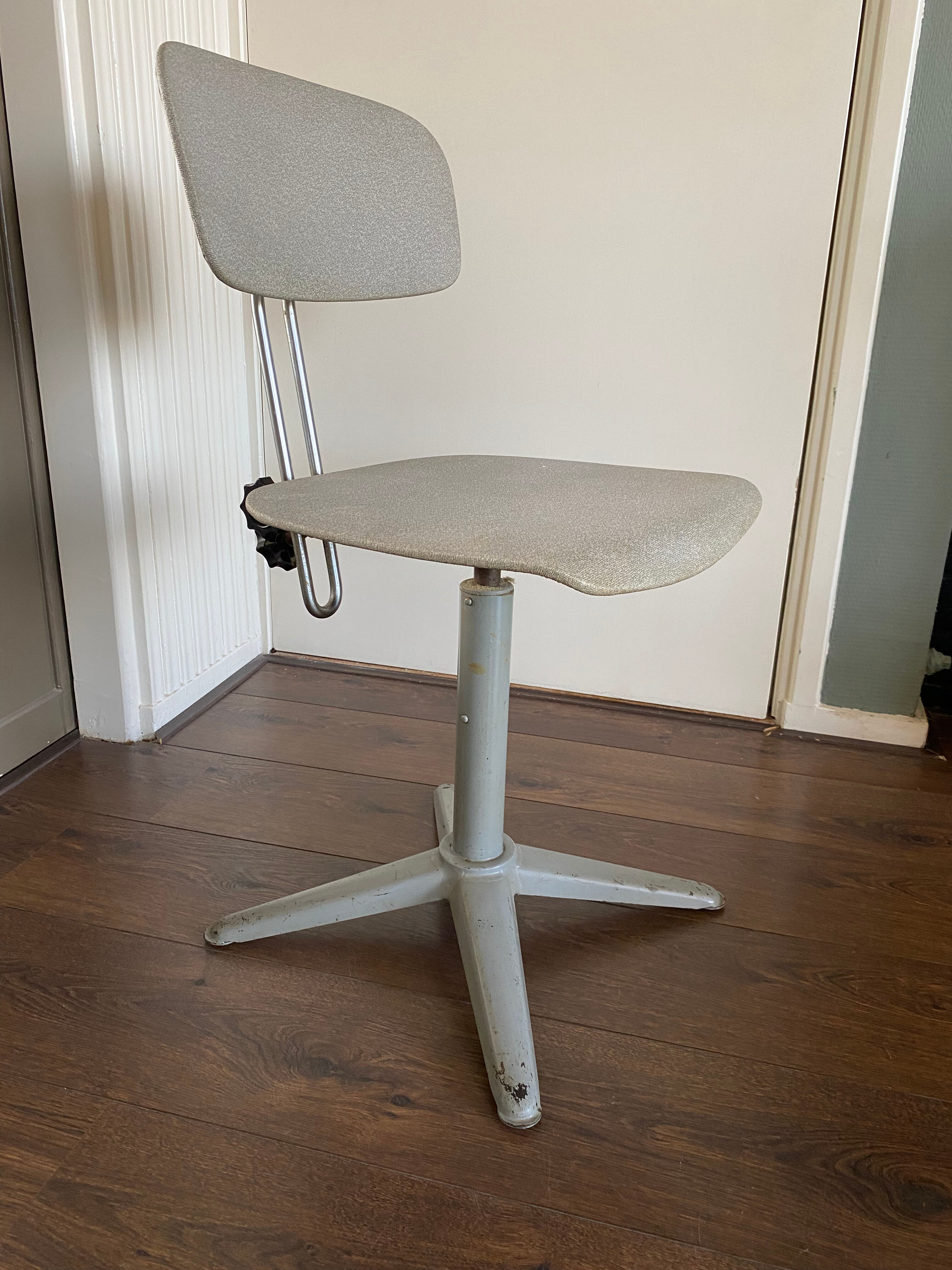Chaise de bureau industrielle vintage, années 1950