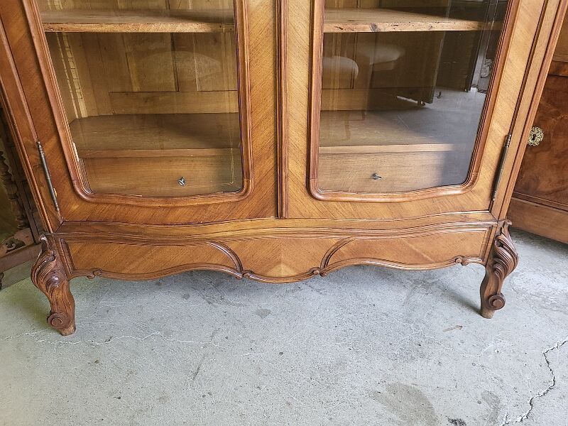 Bookcase Louis XV rocaille 2 walnut doors