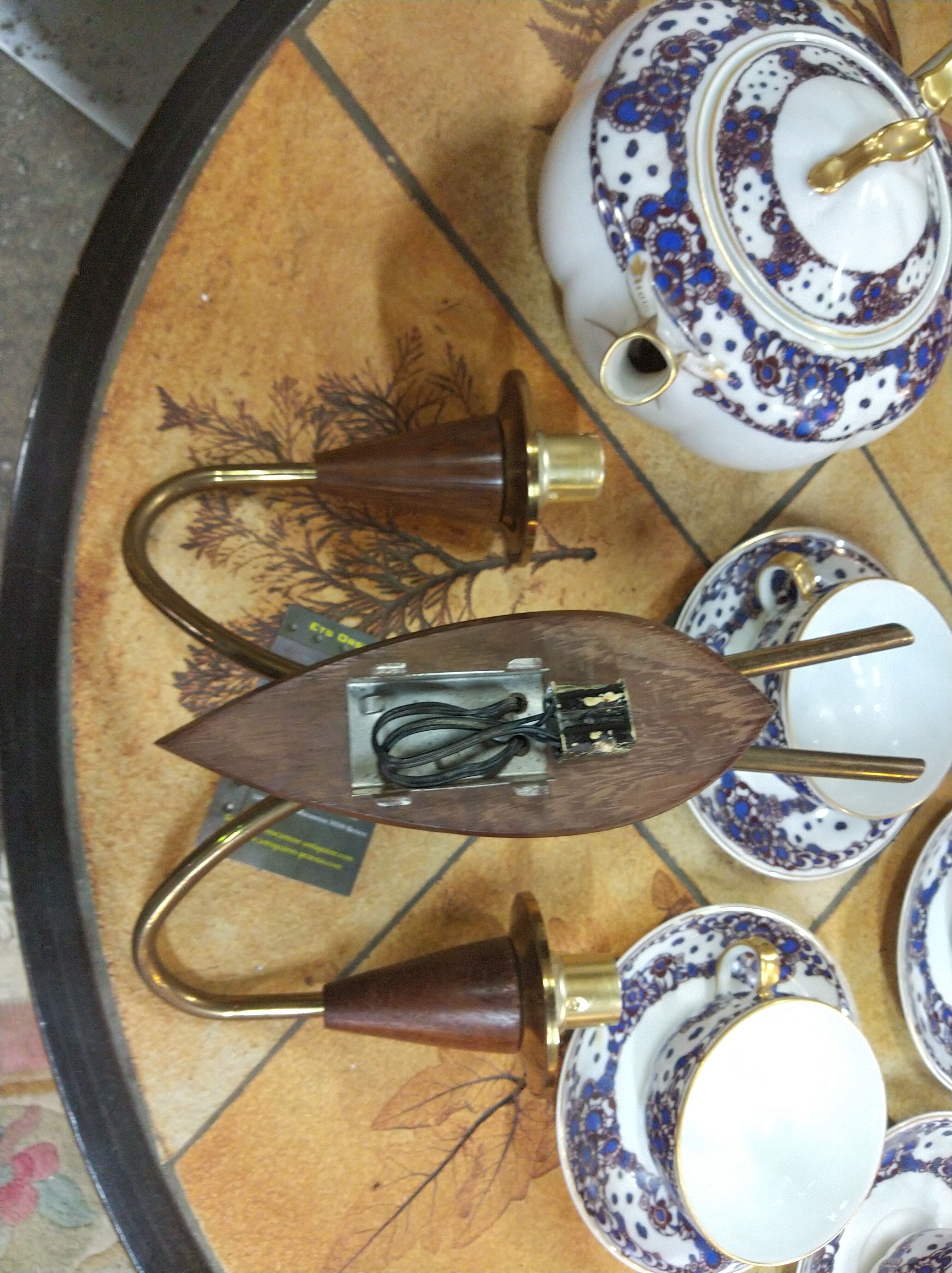 Scandinavian style wall light in gilded metal and Wenge wood, circa 1960