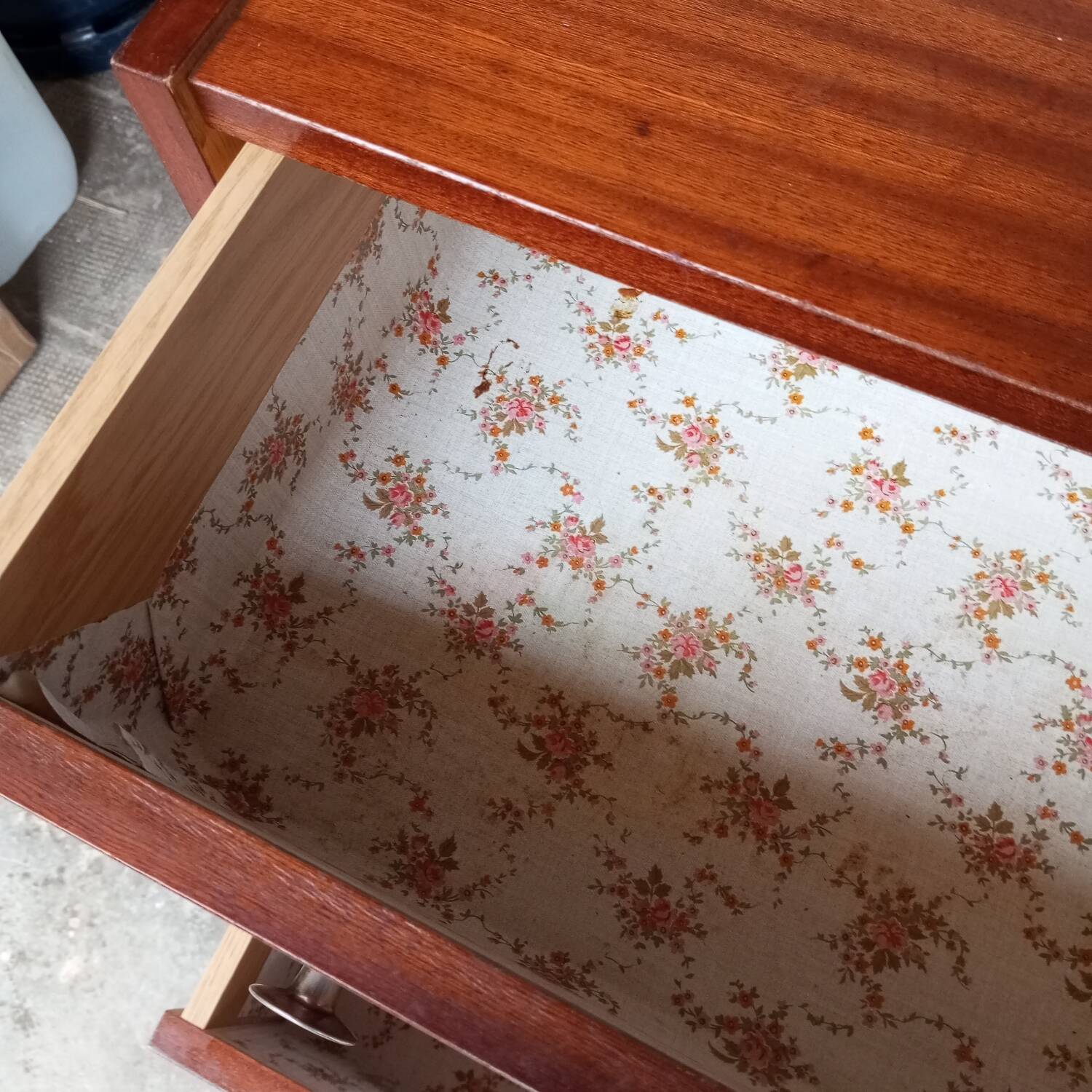 Commode années 60 à trois tiroirs