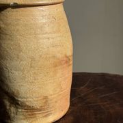 Pot ovale en grès mat beige, 1 anse