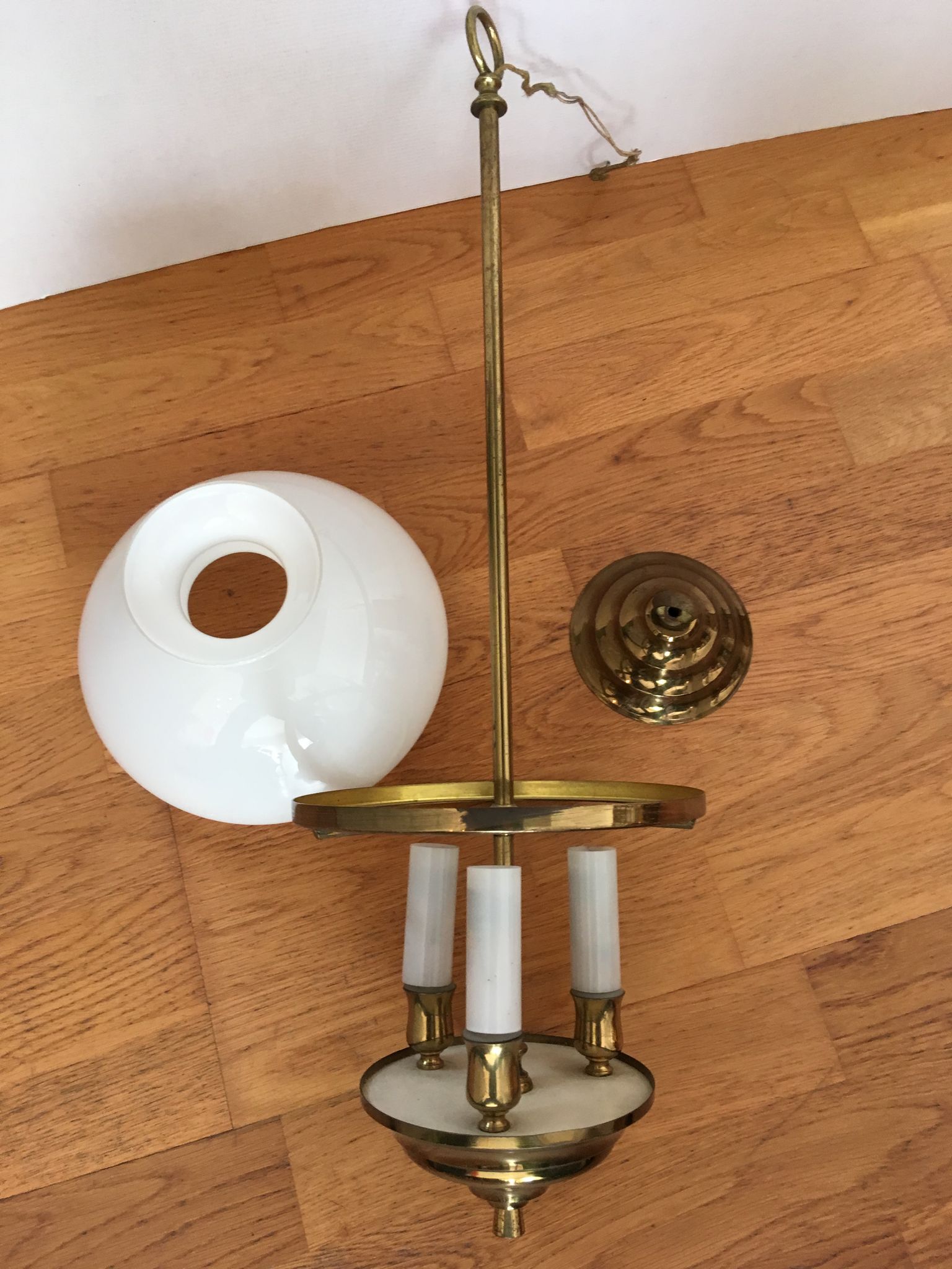Lustre lanterne globe opaline 3 lumières