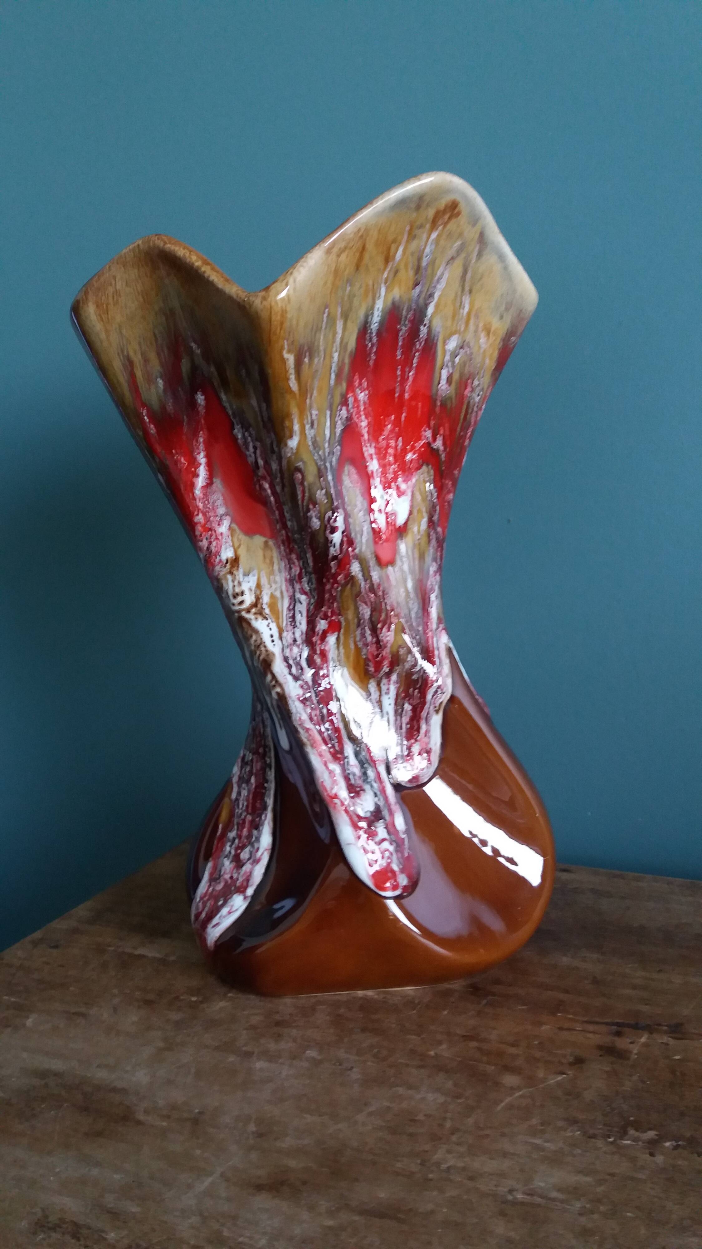Vallauris vase in flamed ceramic, free-form model 330.