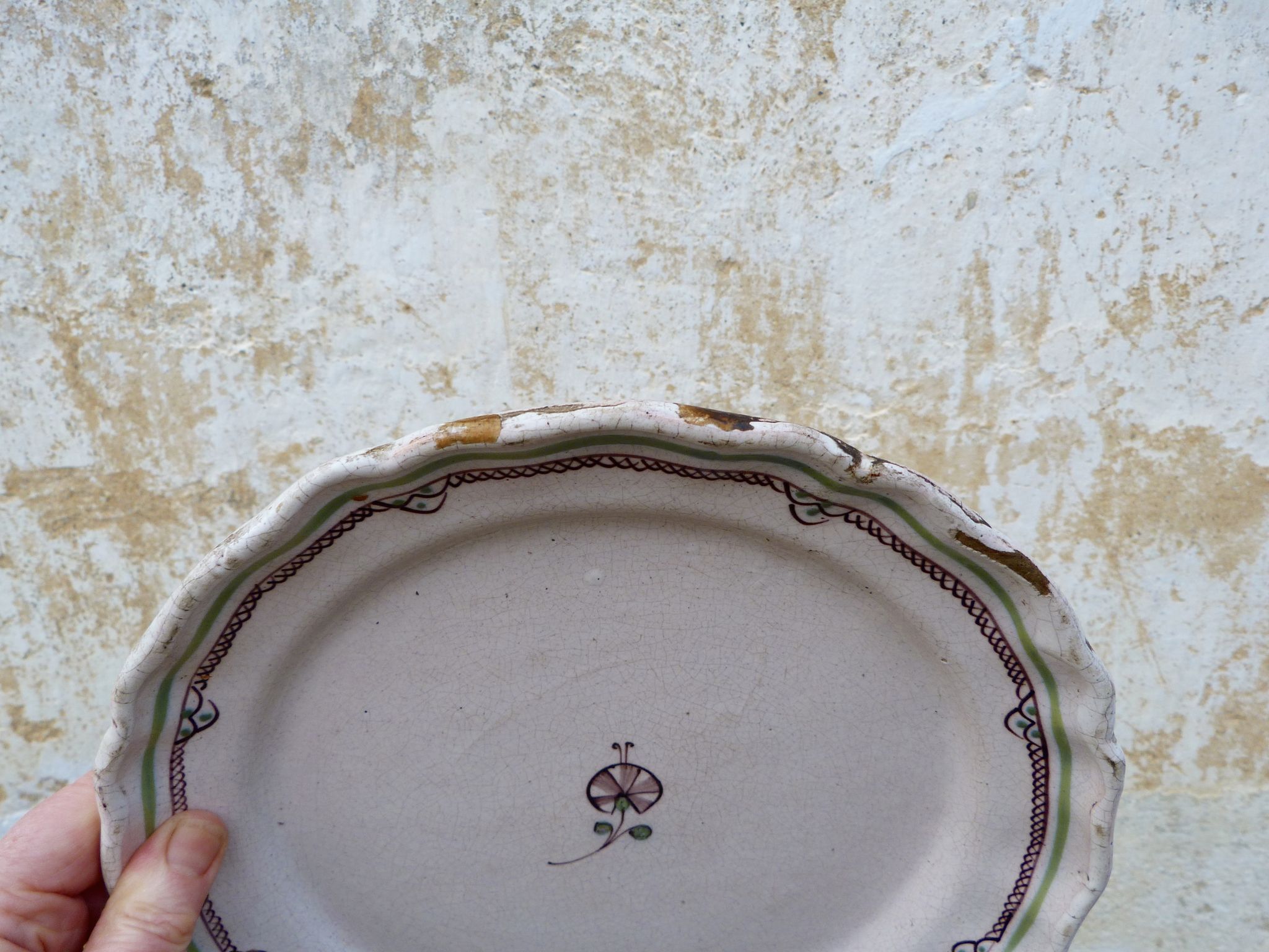 Assiette XVIII siècle faience Bordeaux
