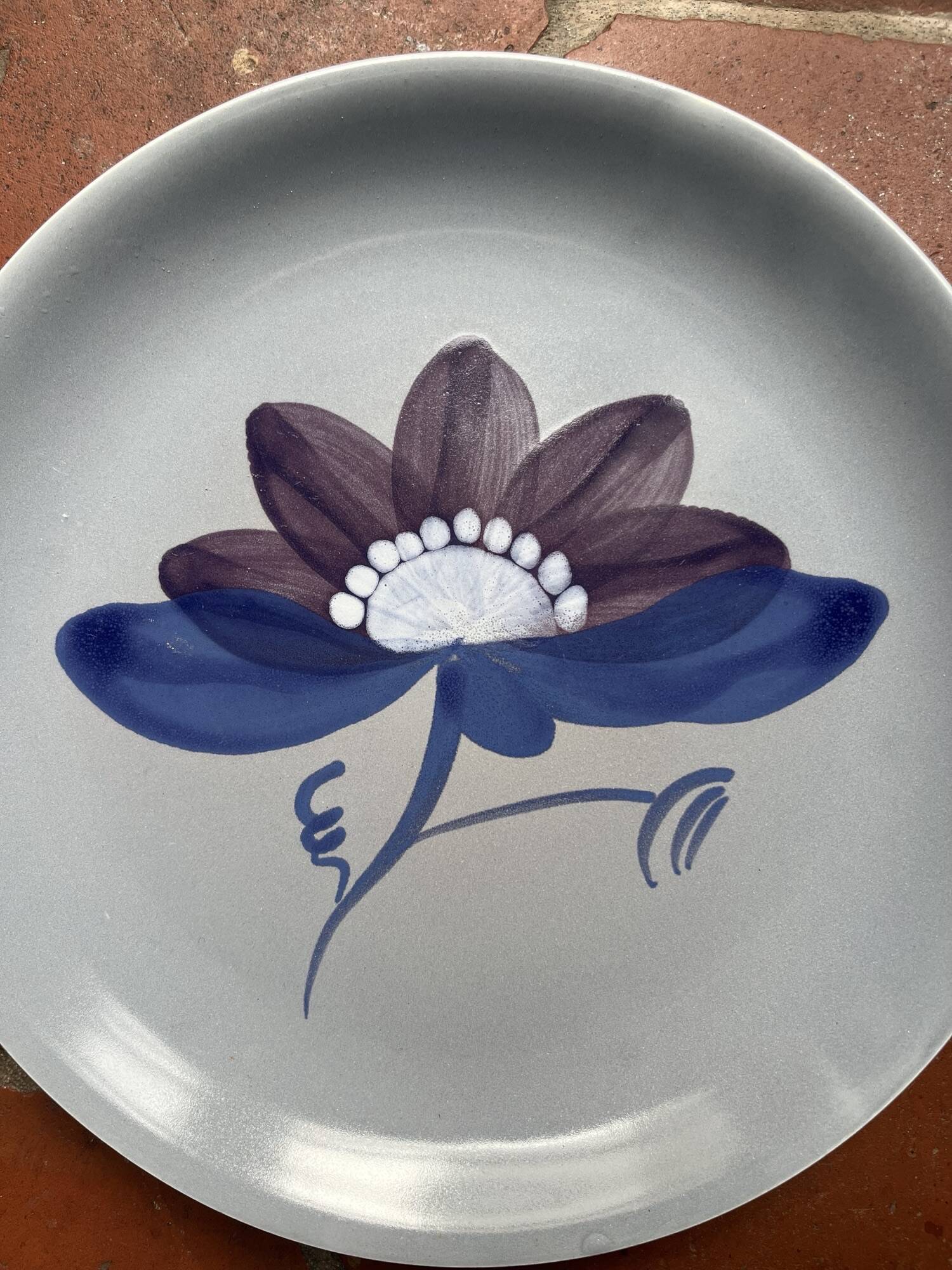 2 grandes assiettes bleues années 70