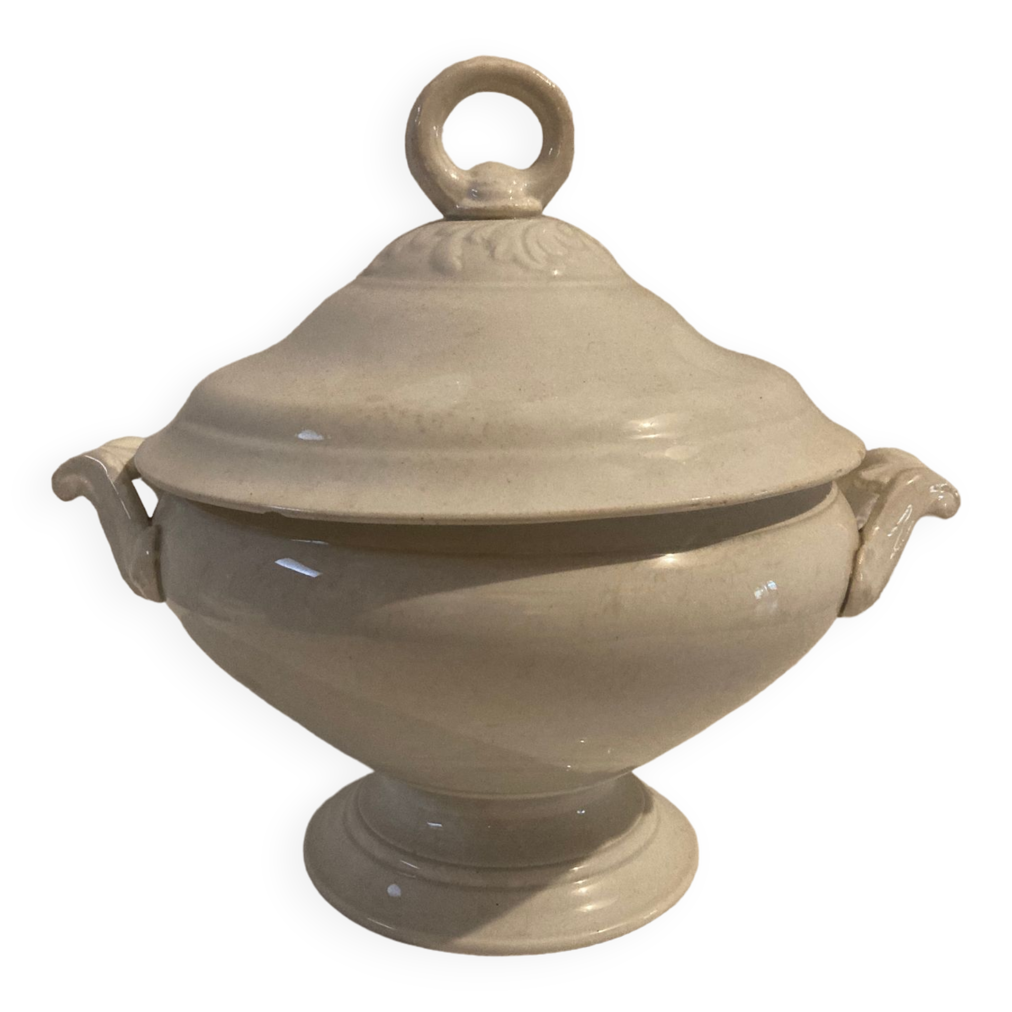 19th century tureen of Montereau