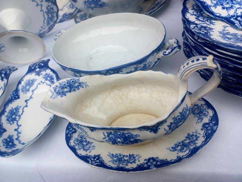 Magnifique ancien service semi porcelaine anglaise Ridgways modèle rose