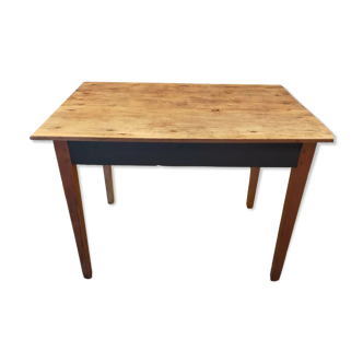 Table de ferme 4 personnes remise au goût du jour