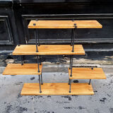 Unstructured shelf, industrial style