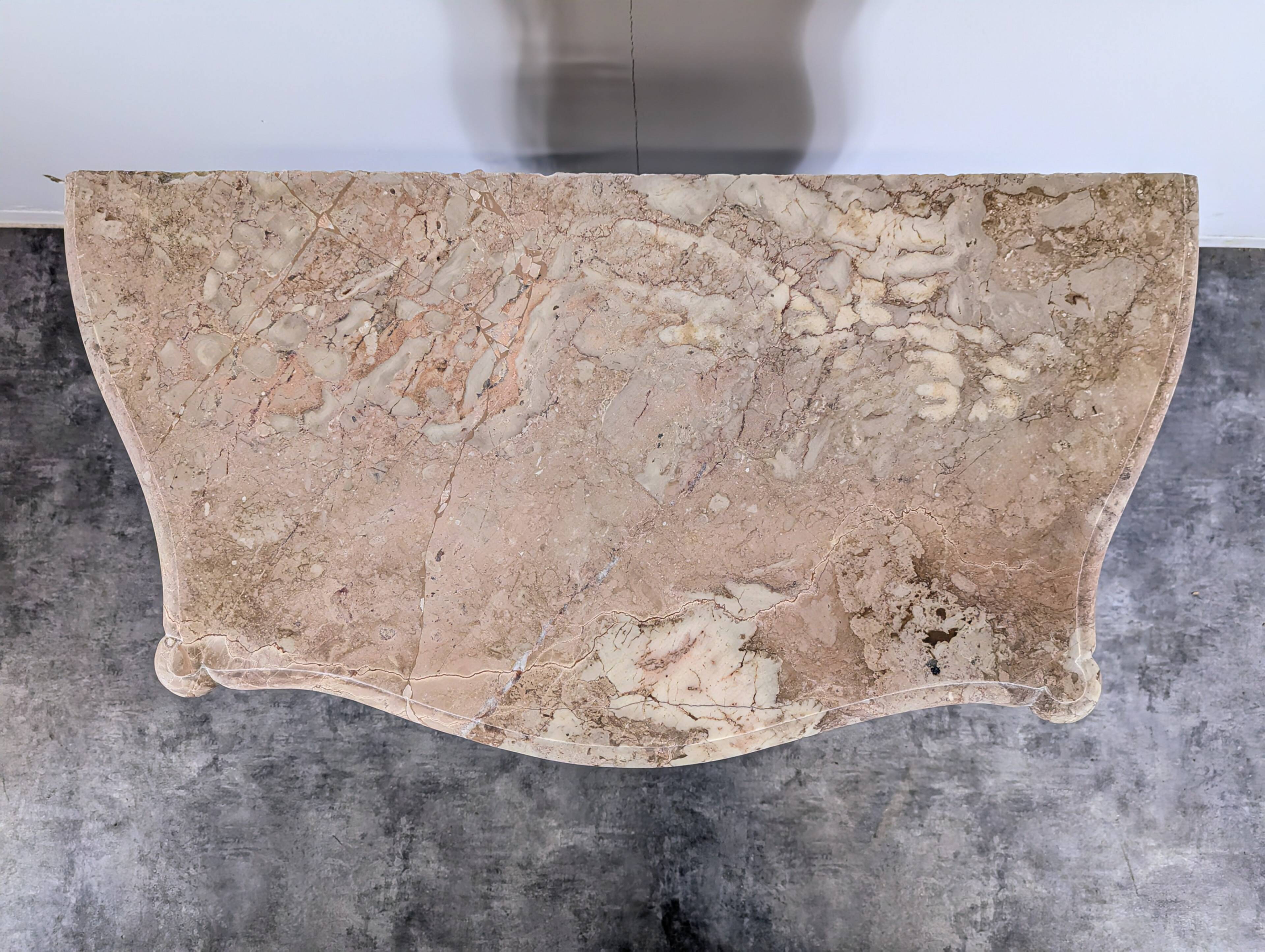 Louis XV period chest of drawers in rosewood marquetry