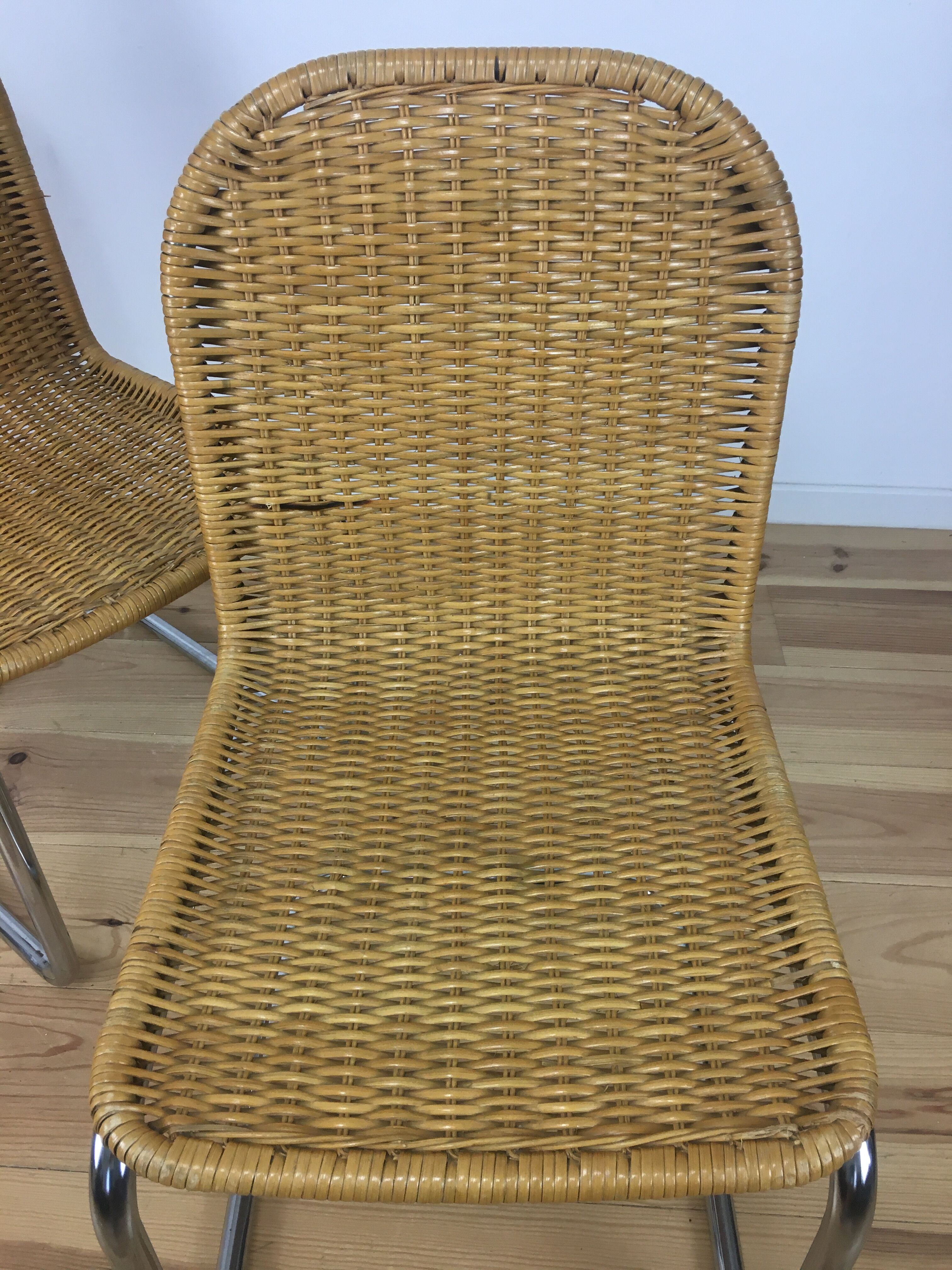 Vintage cantilever chairs in chrome and rattan