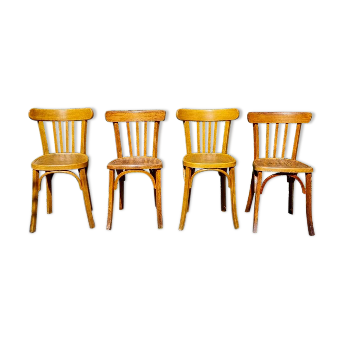 Lot 4 bistro chairs in curved wood including Luterma
