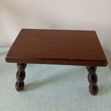 Hand-turned twisted footrests.