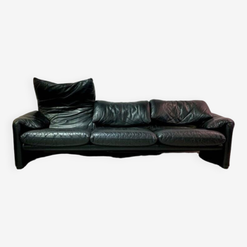 Maralunga sofa by Cassina