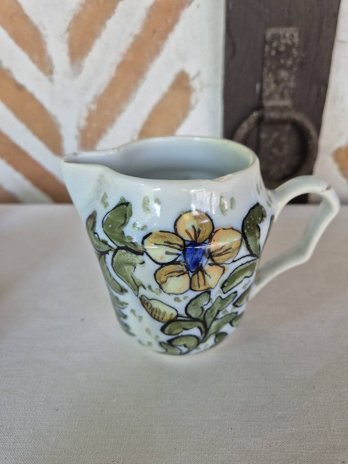 Tasses et pot à lait Espagne