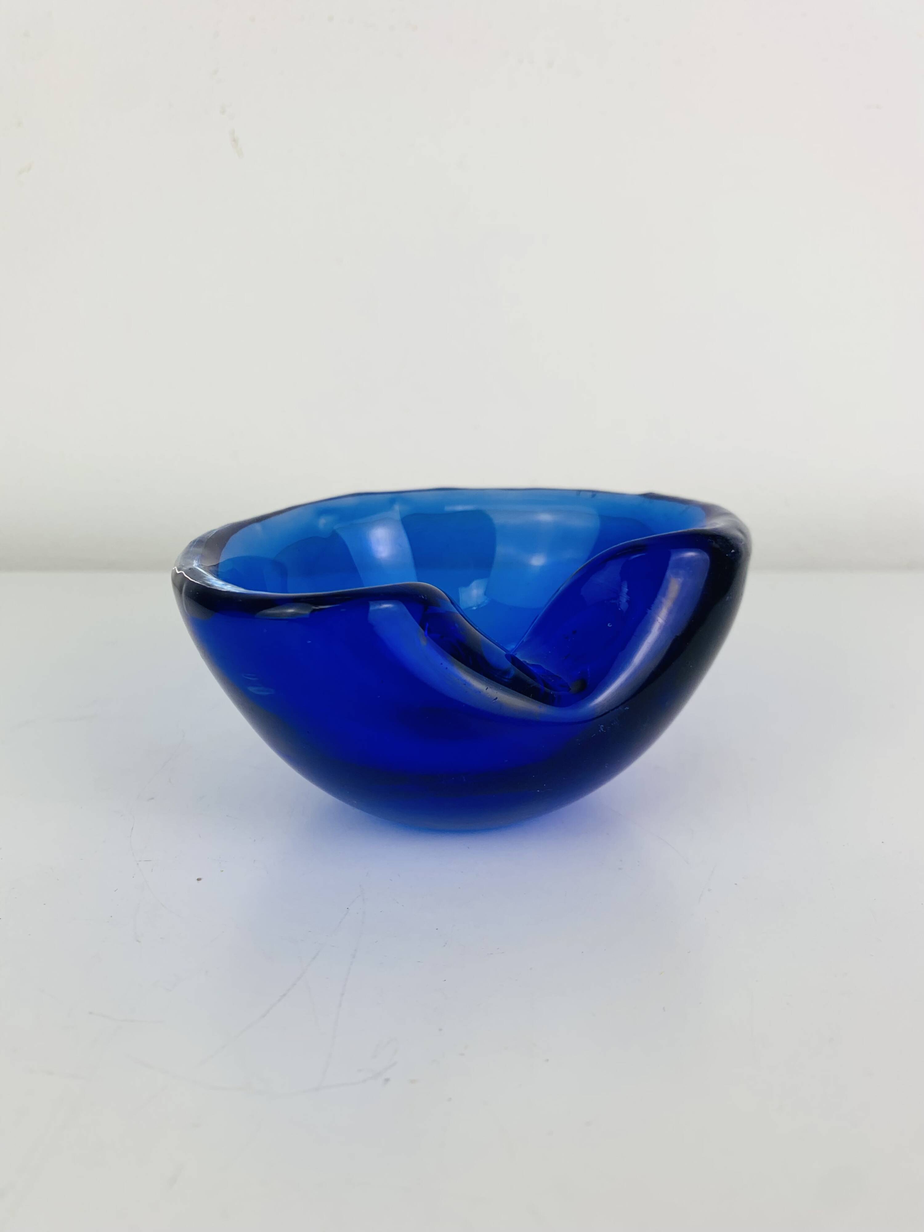 Cendrier en verre soufflé Murano, bleu, vintage