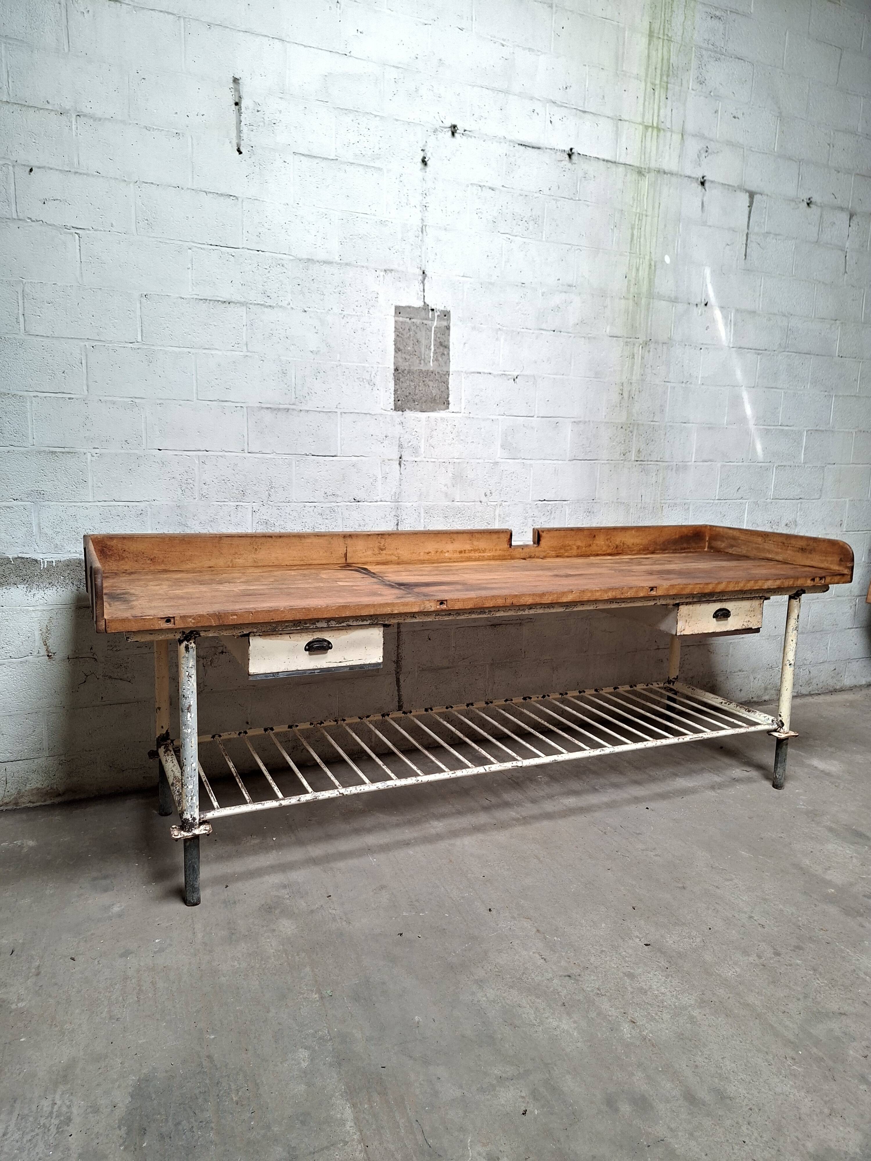 Baker's table | central island | industrial workbench