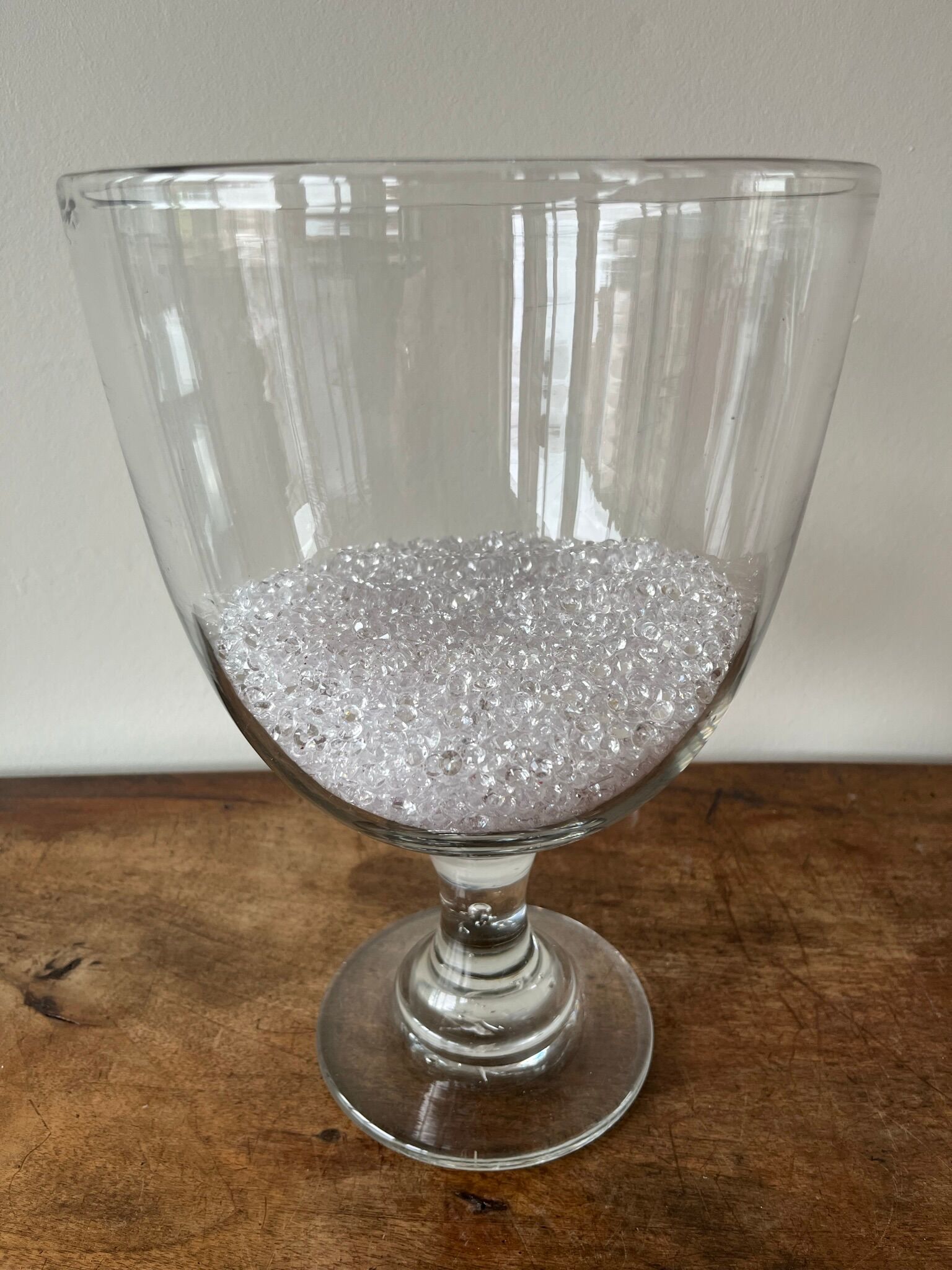 Coupe sur pied en verre épais