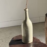 Bouteille vintage en grès beige moucheté H31