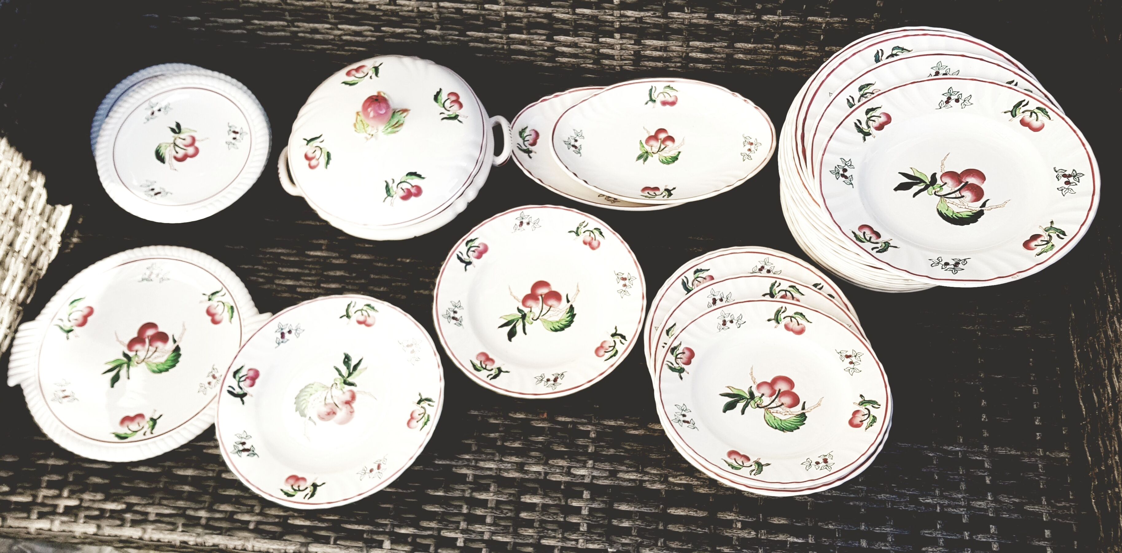 Longwy table service montmorency model
