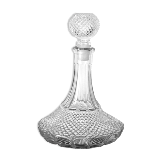 Diamond-cut glass wine decanter