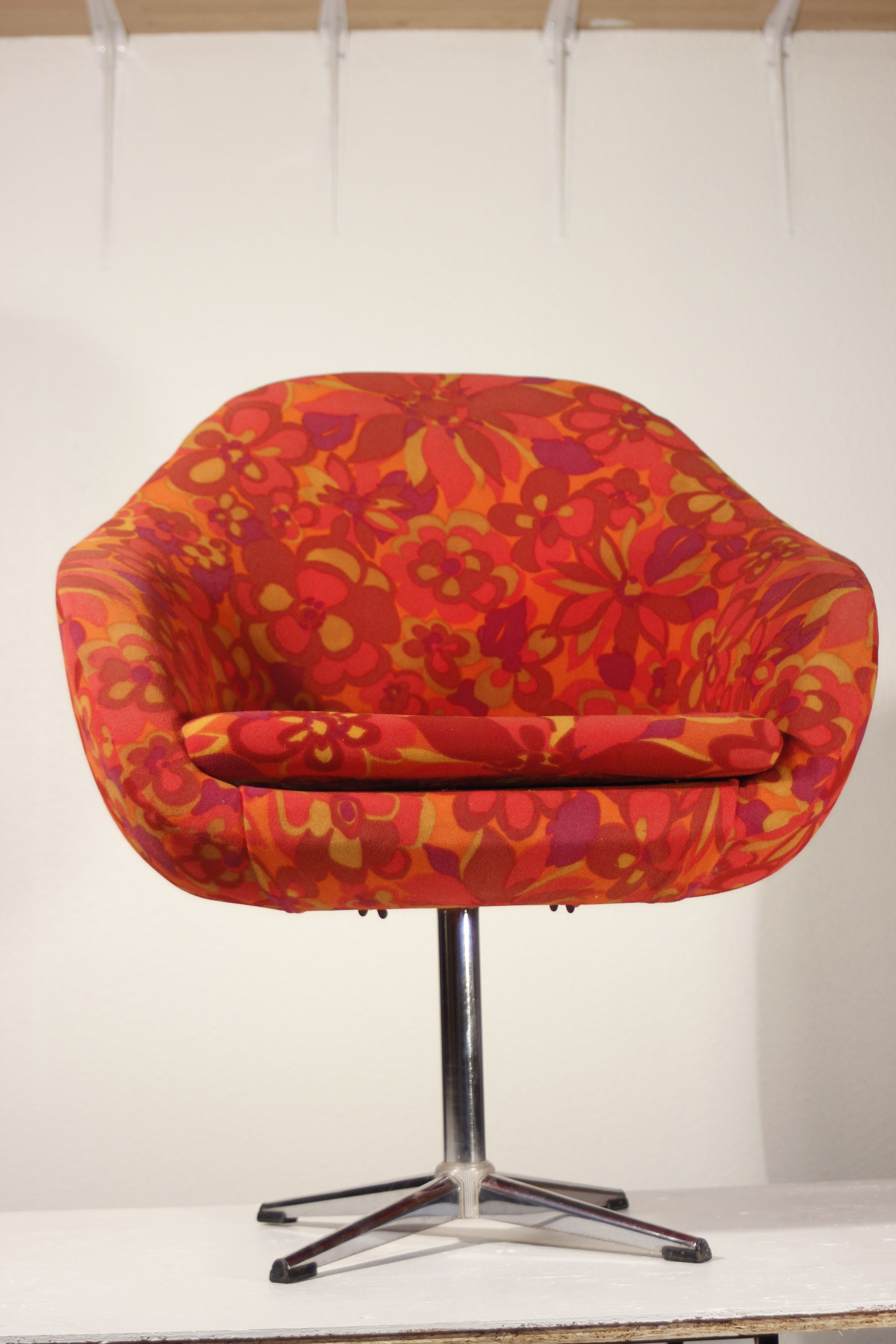 Vintage hull chair, multi-coloured floral fabric, Germany 1970s