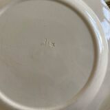 7 flat plates made of ironstone.