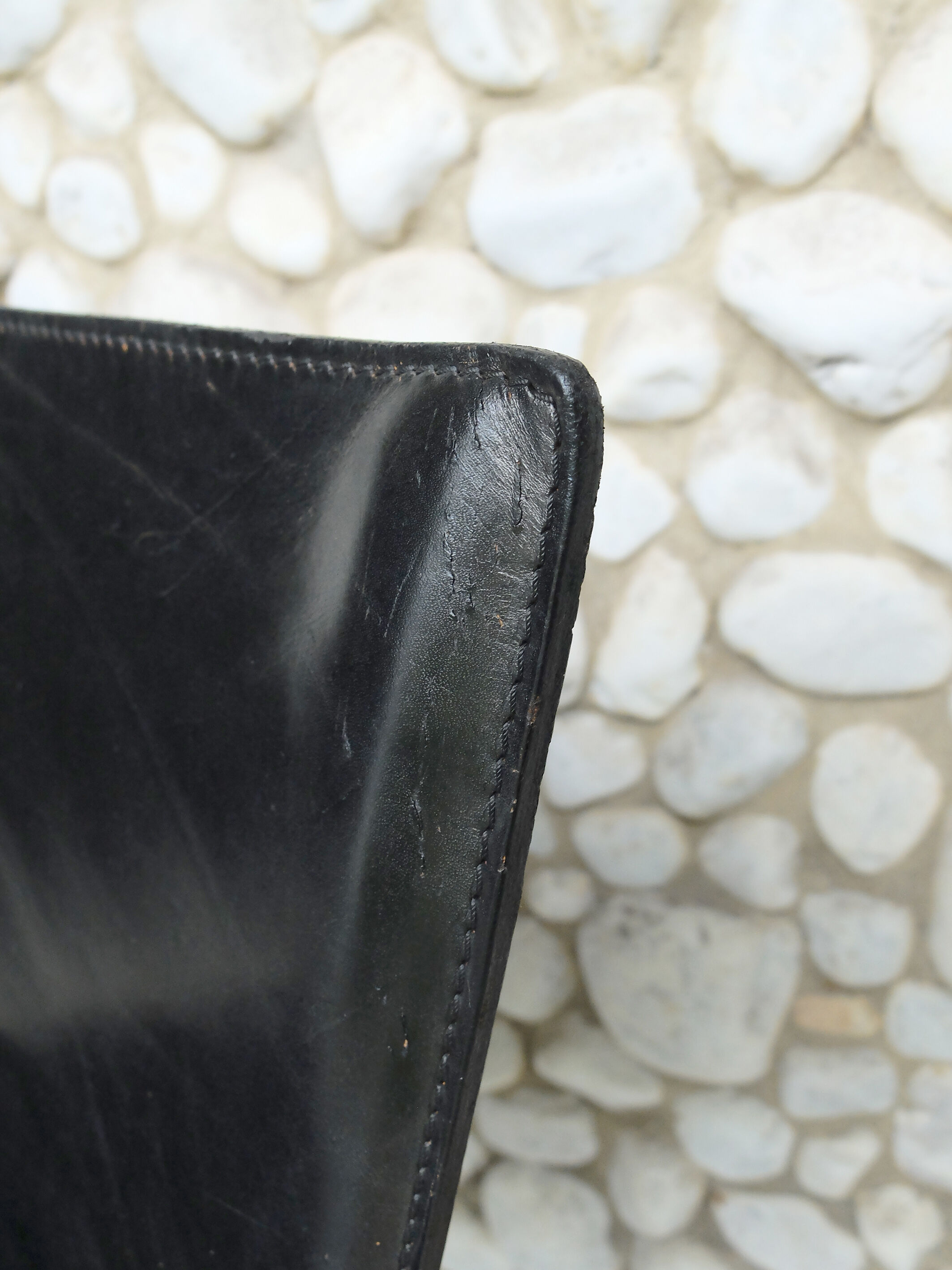 CAB 412 chair in black leather, Mario Bellini design for Cassina