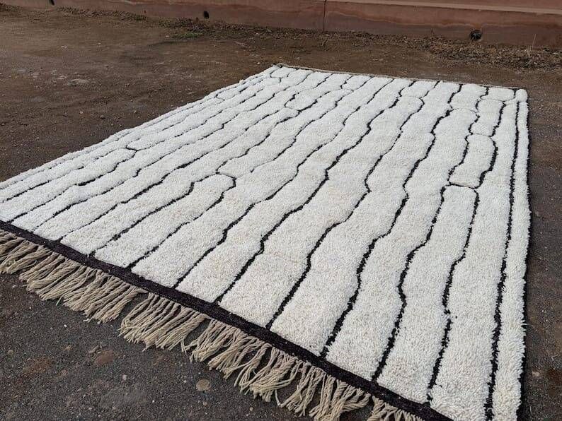 Handmade pure wool rug, size 1.5/2.5 m.