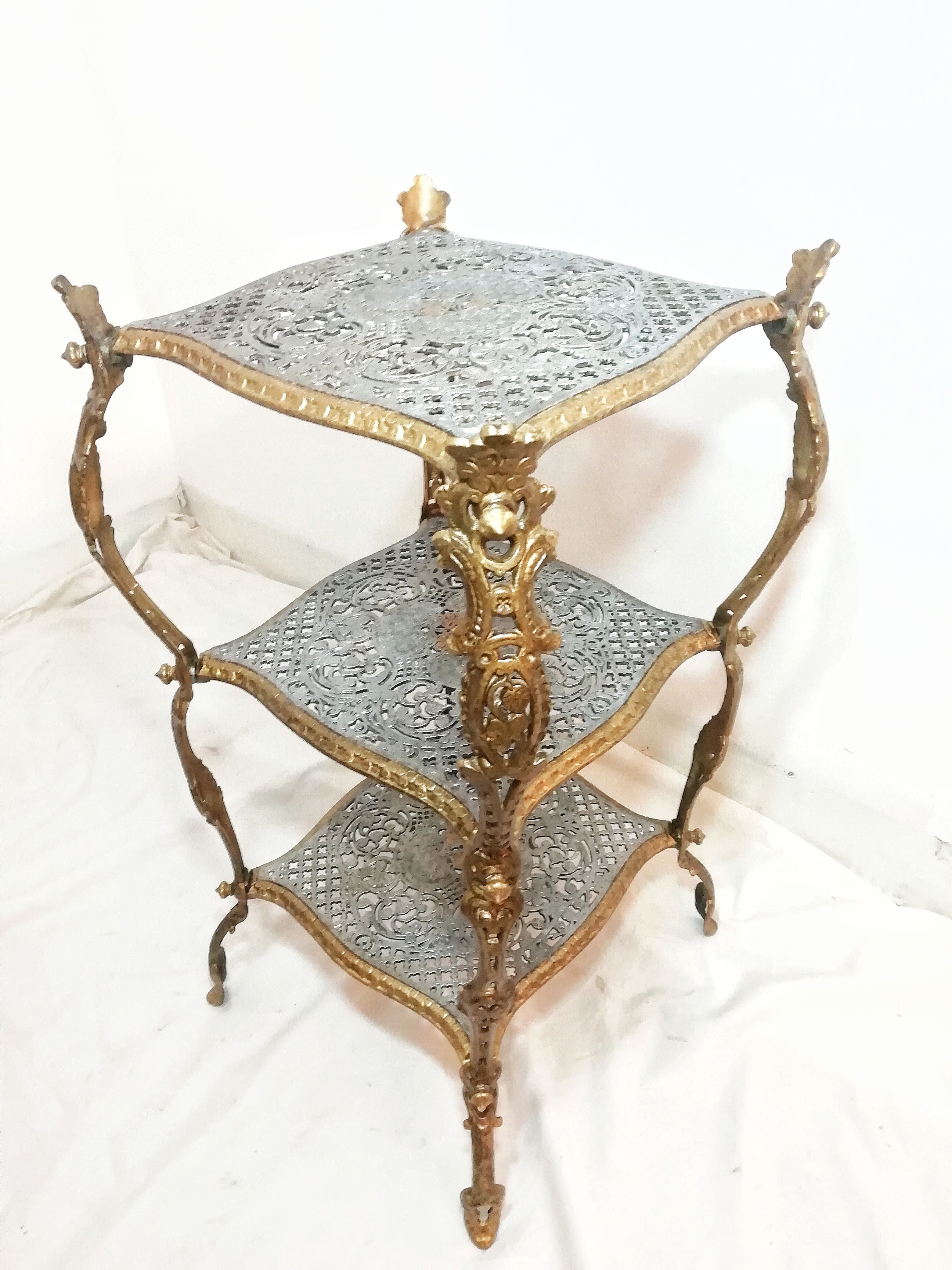 Cast-iron and detachable side table