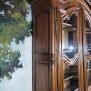 Buffet deux corps vitré en merisier époque Louis XV