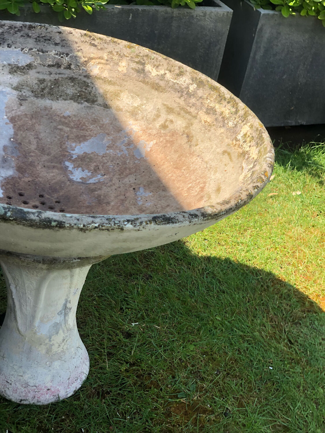 Eternit cement planter basin