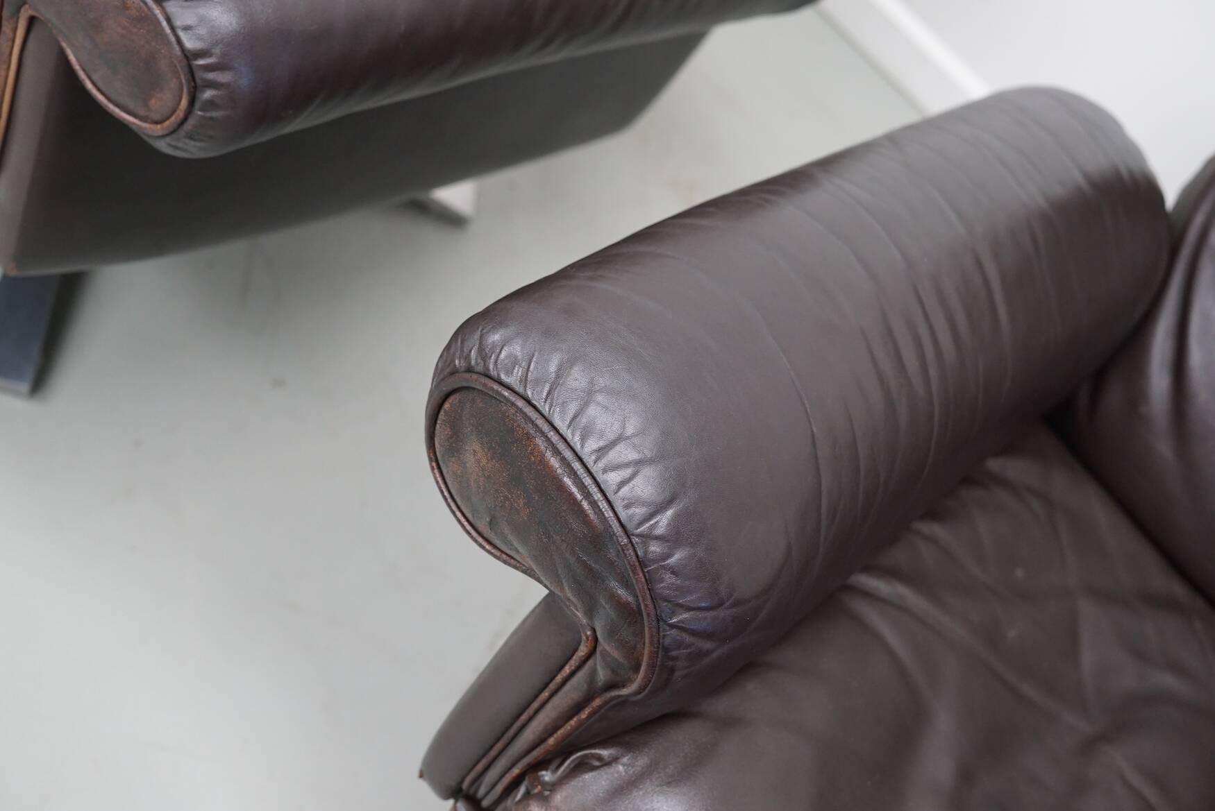 Pair of Vintage De Sede DS-31 Swivel Armchairs in Brown Leather