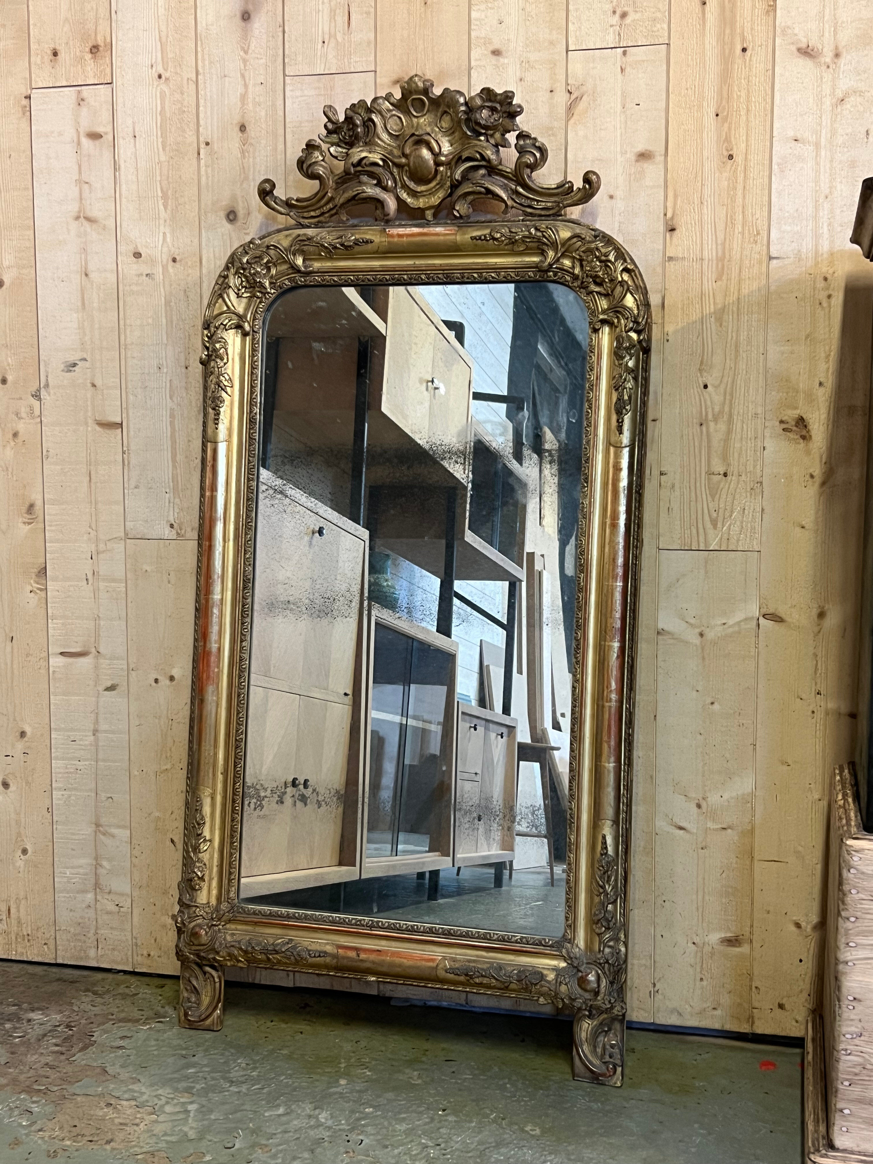 Louis Philippe mirror with a mercury pediment