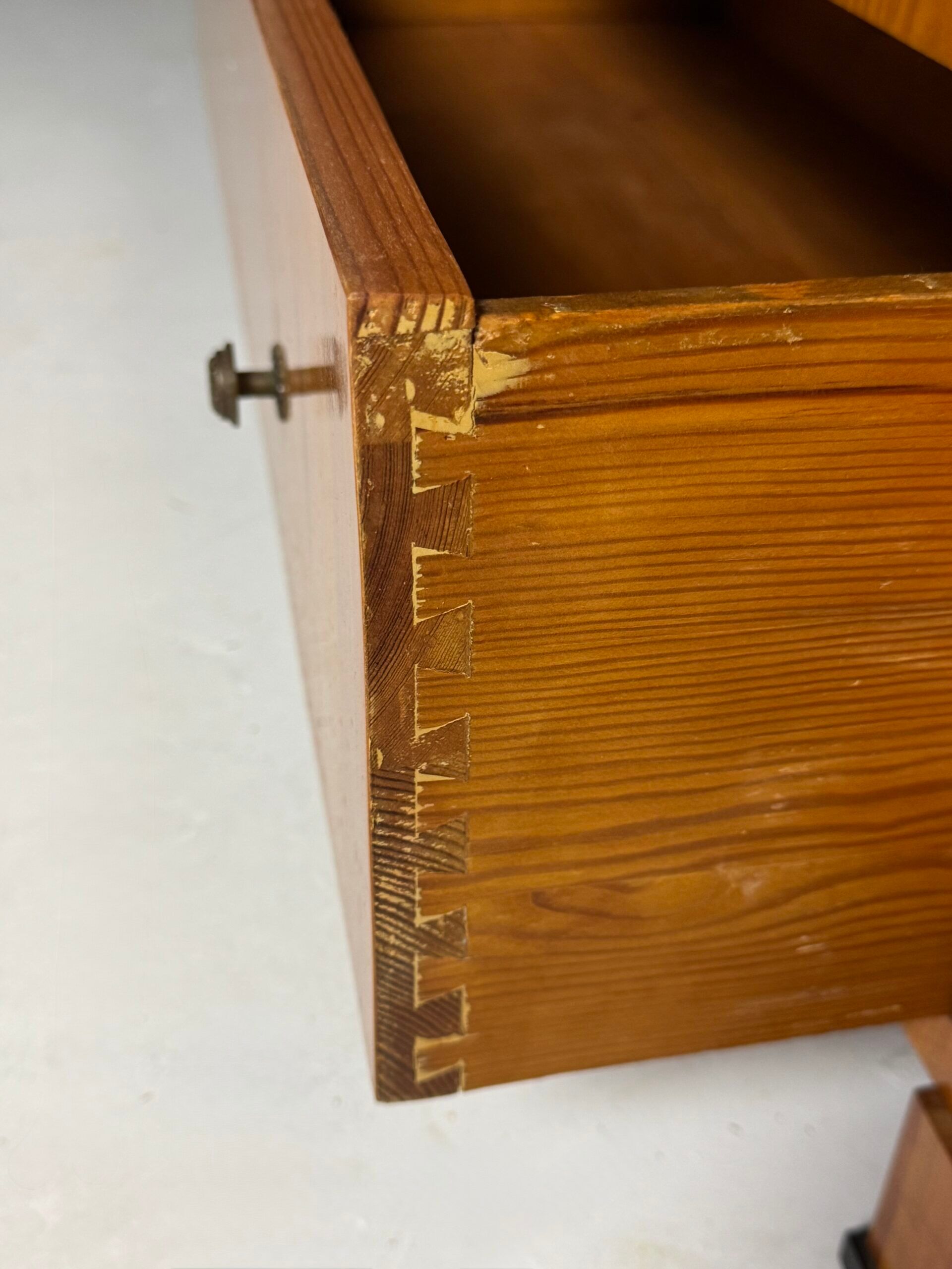 Vitrine Biedermeier allemande du 19e siècle