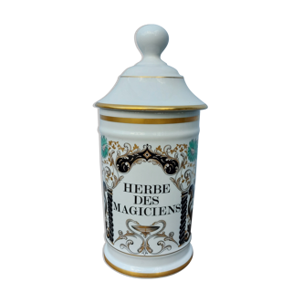 Apothecary pot herb of magicians