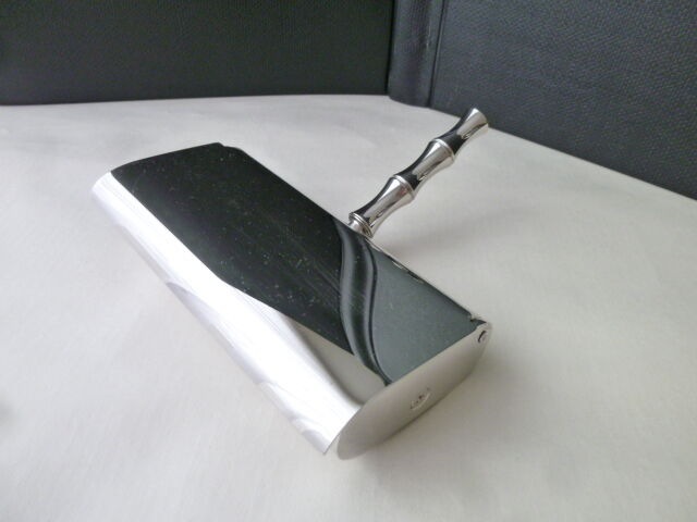 Stainless steel roller crumb picker Bamboo shaped sleeve