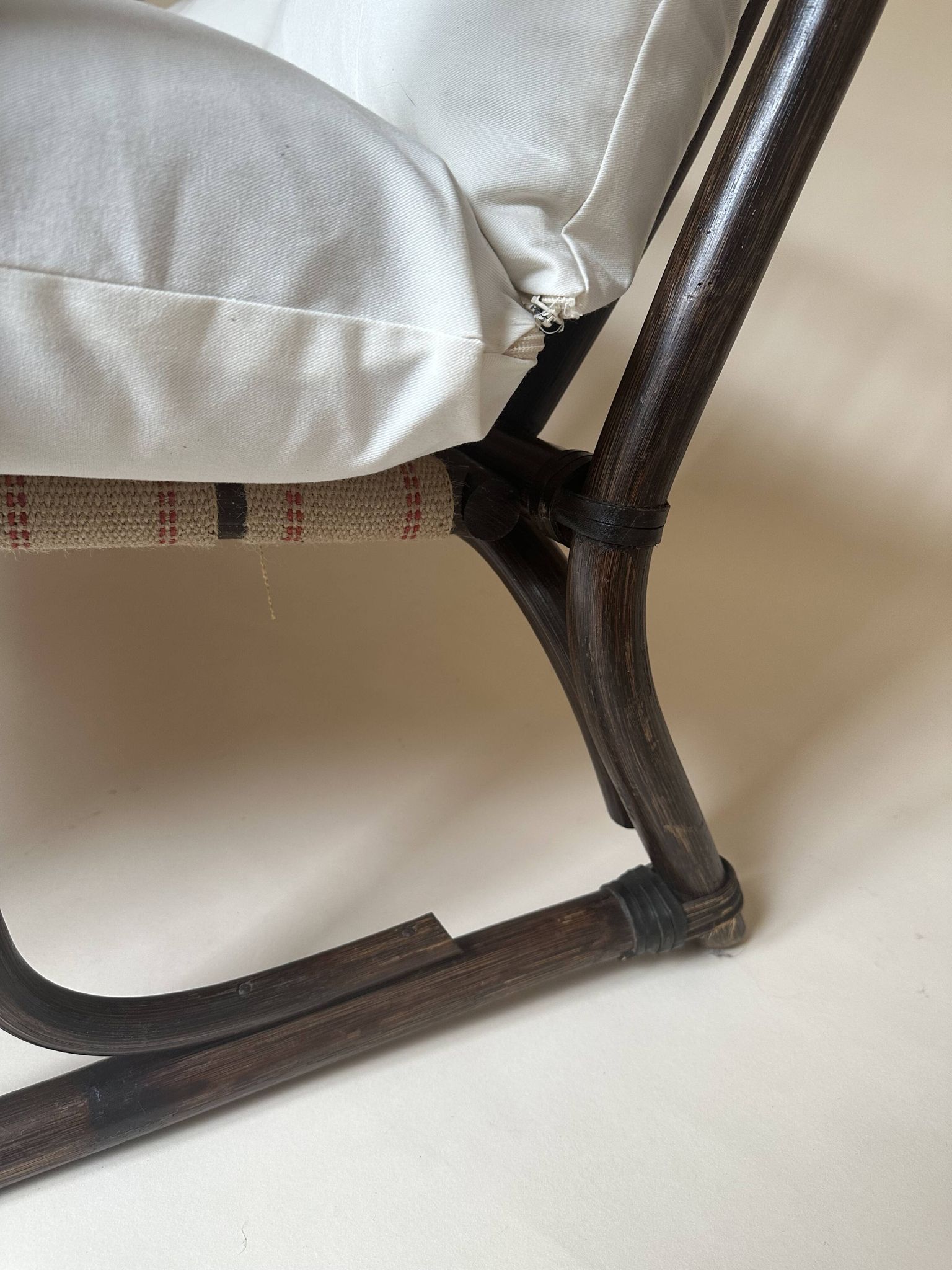 Two-seater rattan bench