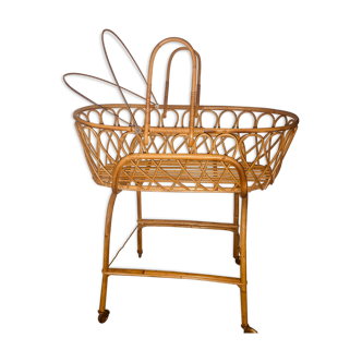 Cradle in rattan