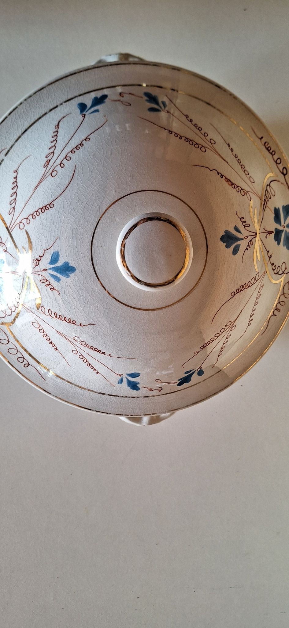 Soupière opaque de lunéville