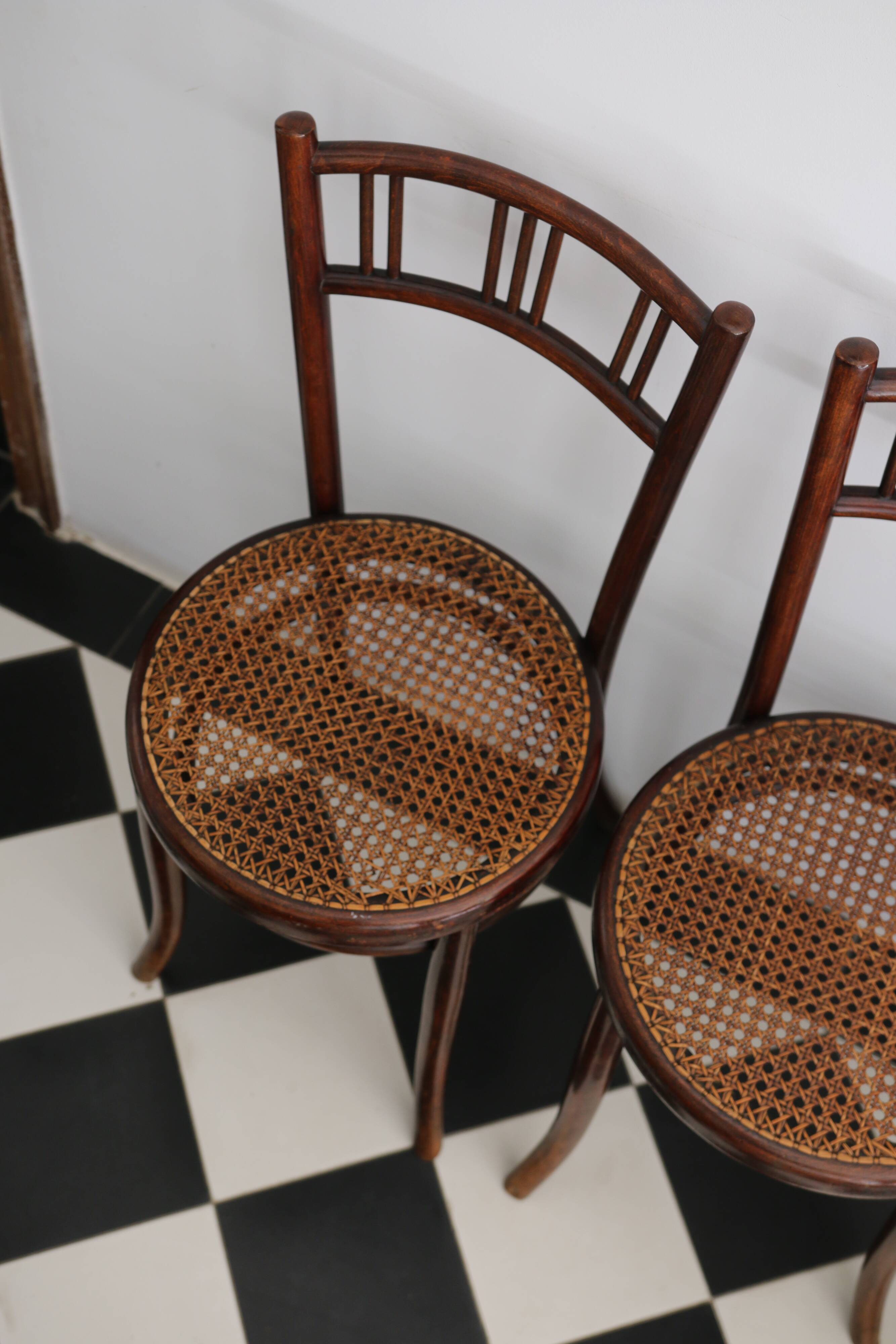 3 chaises bistrot bois courbé, Fischel, fin XIXe - début XXe.