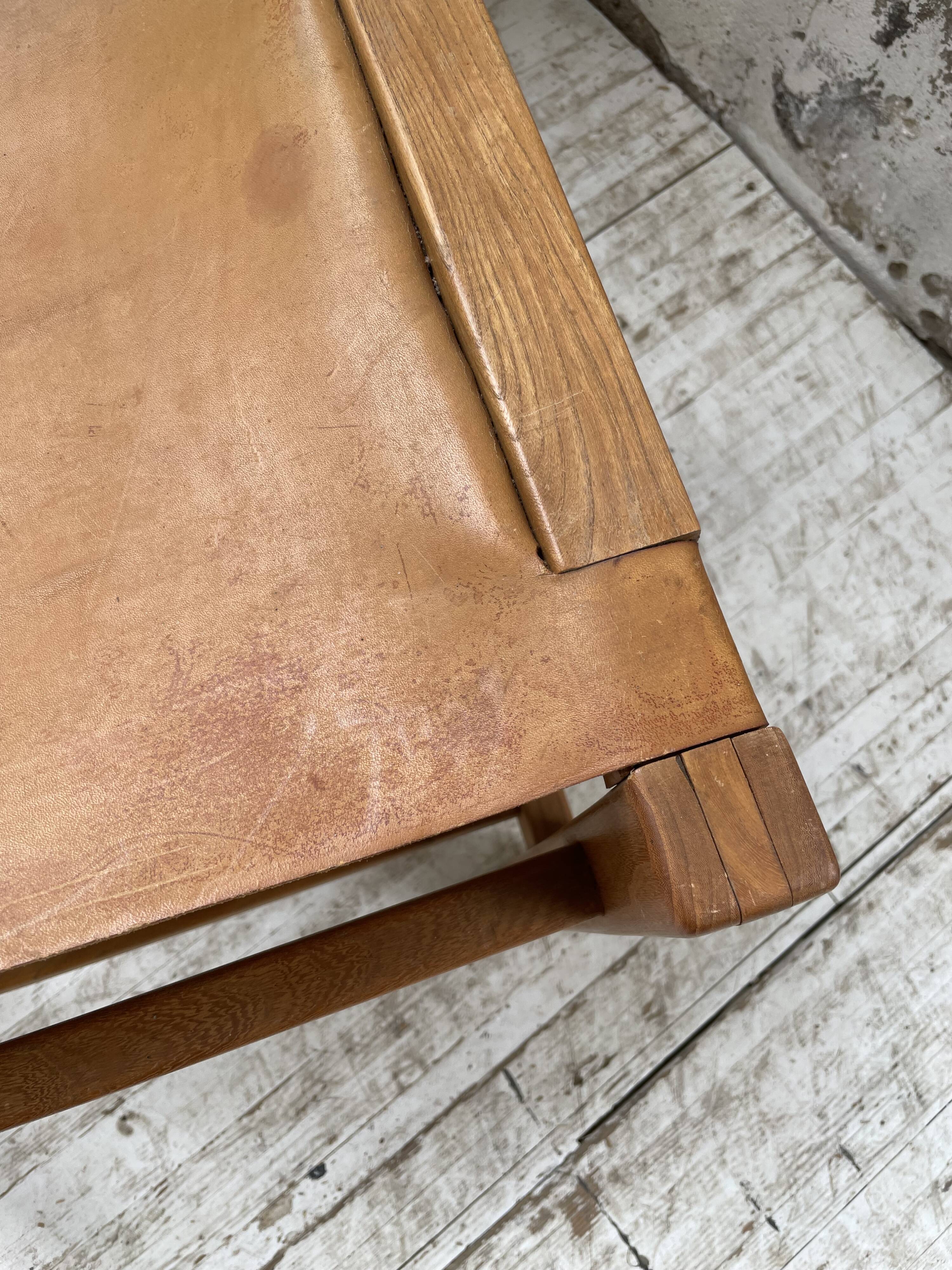 Solid elm and leather stool Maison Regain