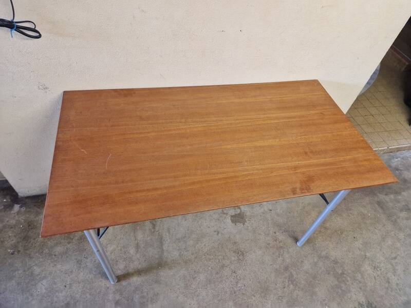 Etienne Fermigier (1932-1973) Aluminium table and black lacquered metal 1960