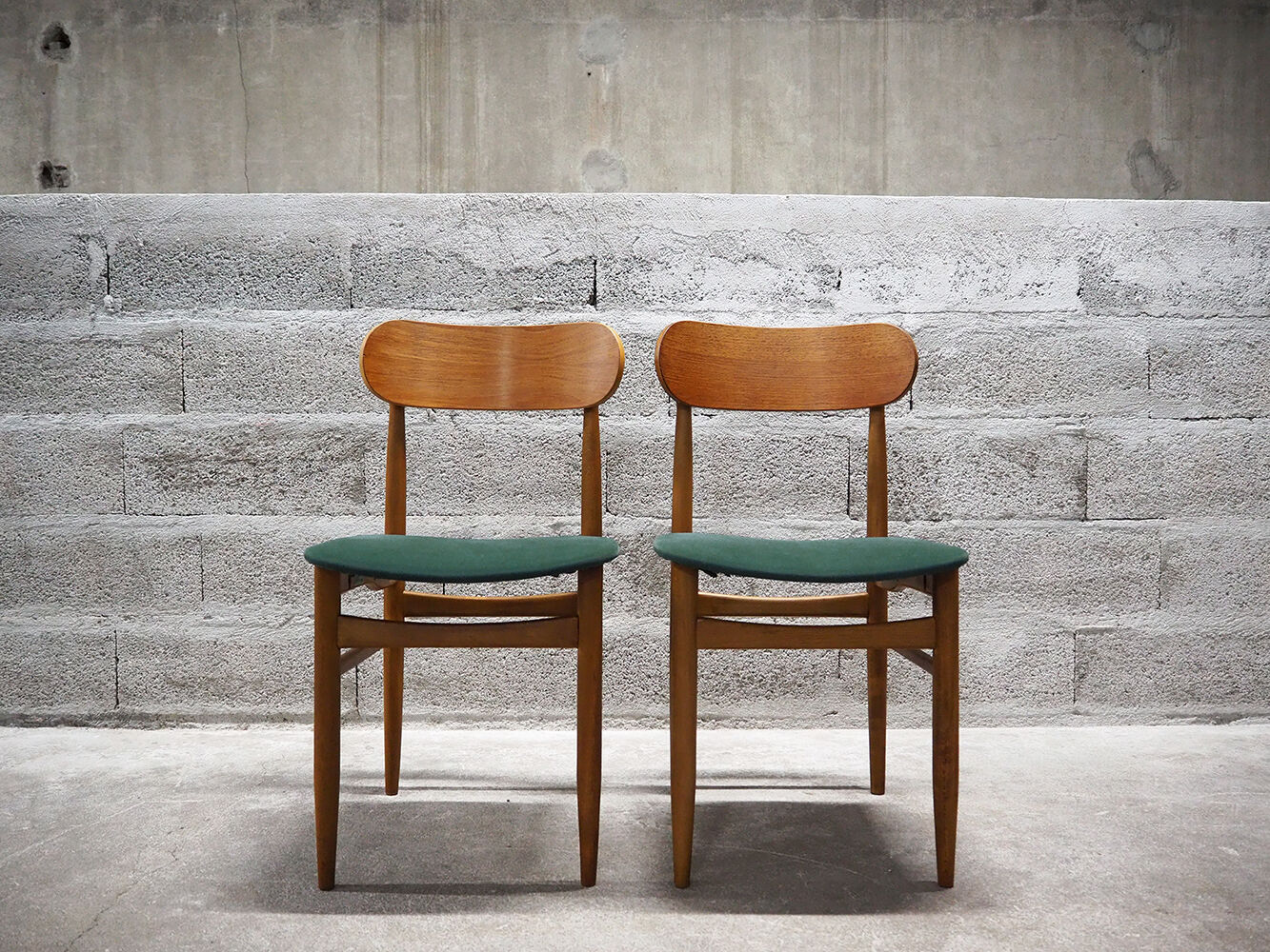 Set of two vintage chairs Gessef Consorzio Sedie Friuli, 60s