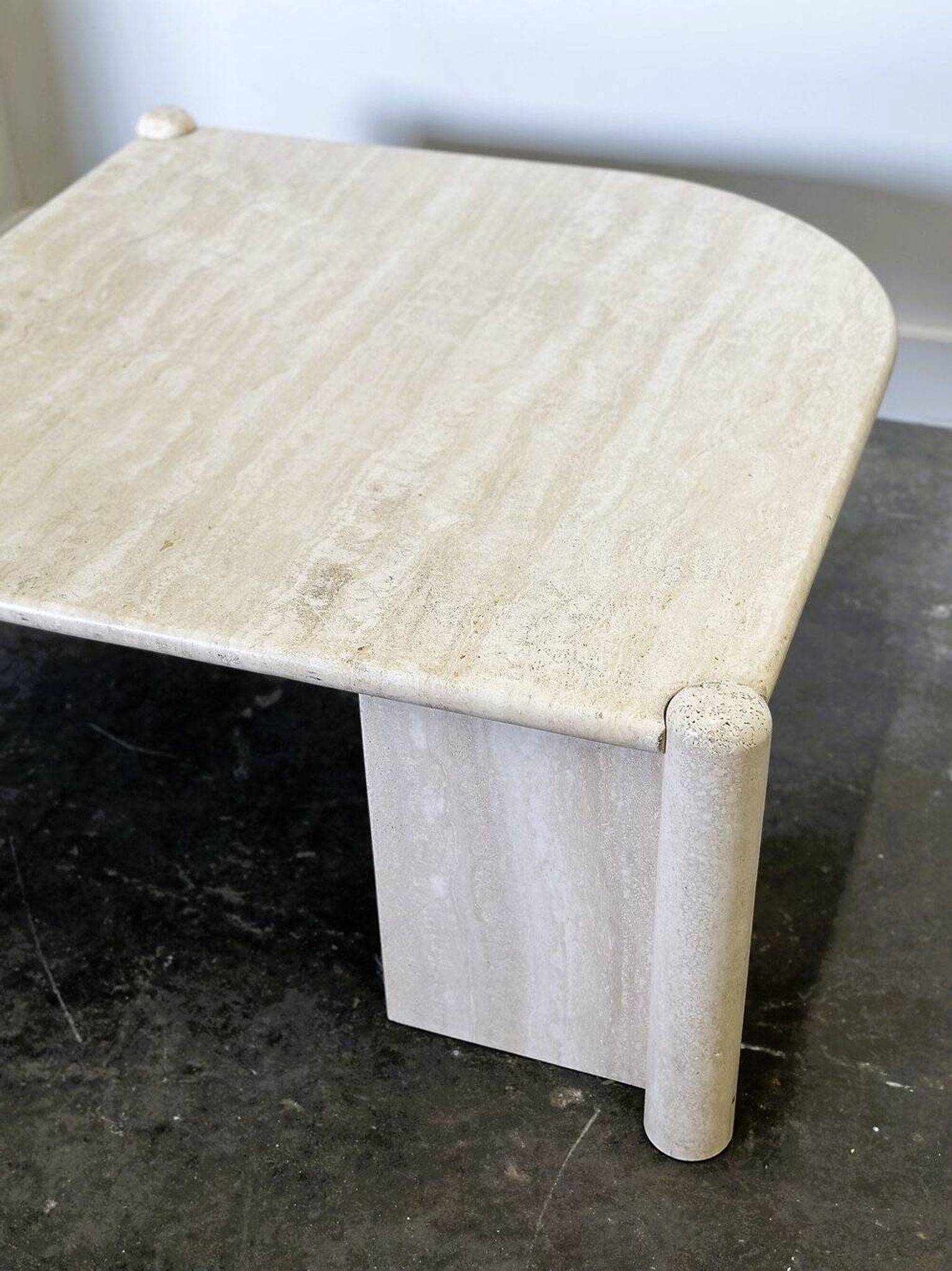 Vintage eye-shaped travertine marble coffee table, 1980s France