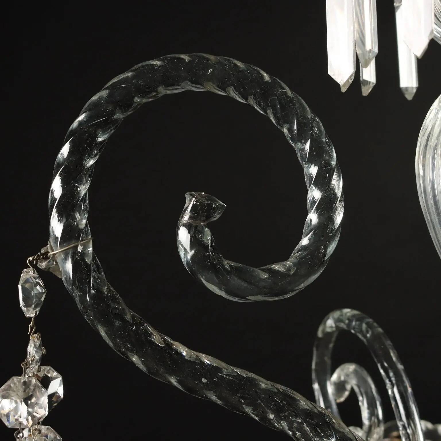Antique glass chandelier with 6 lights from the 19th century.