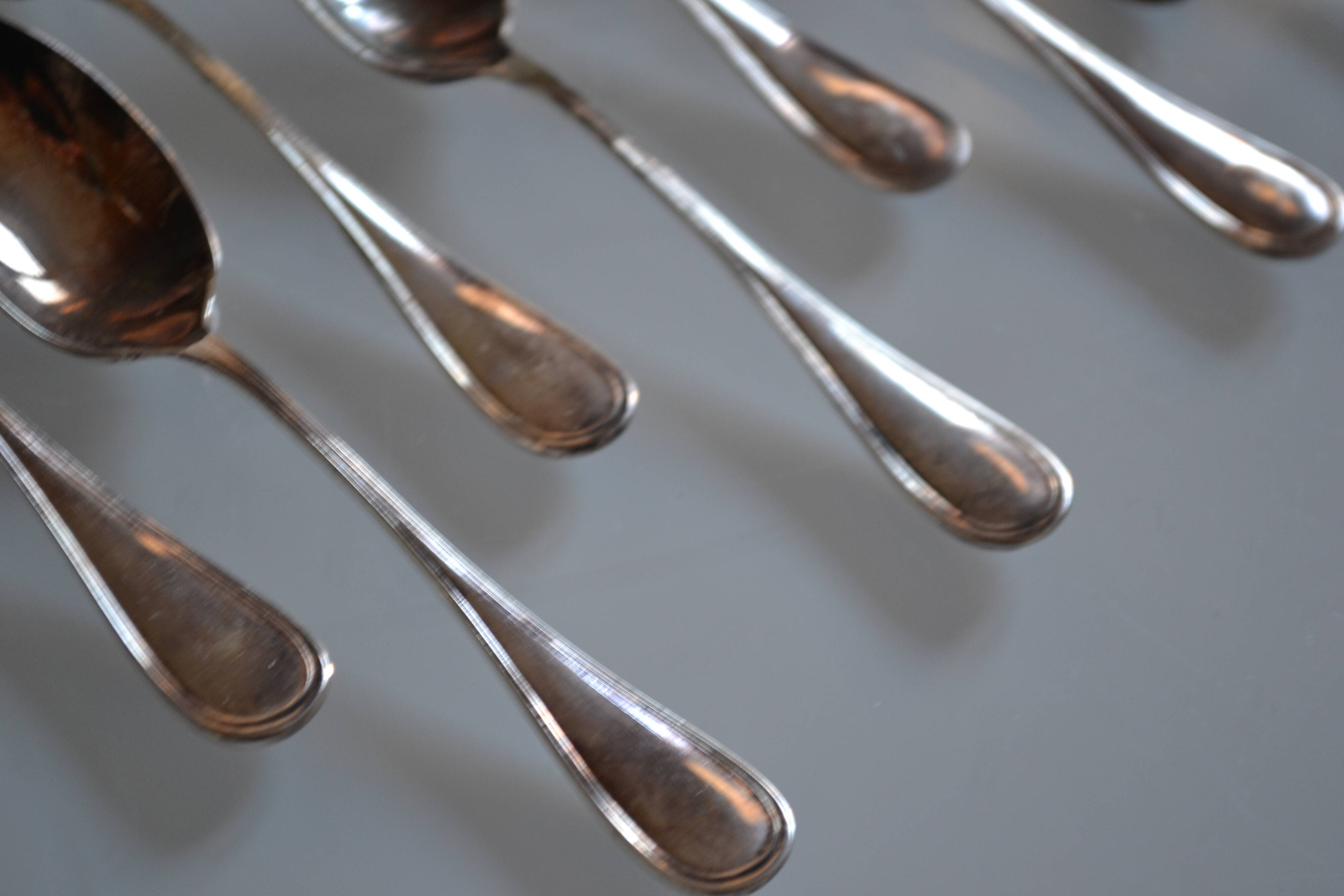 12 Silver-plated metal mocha spoons