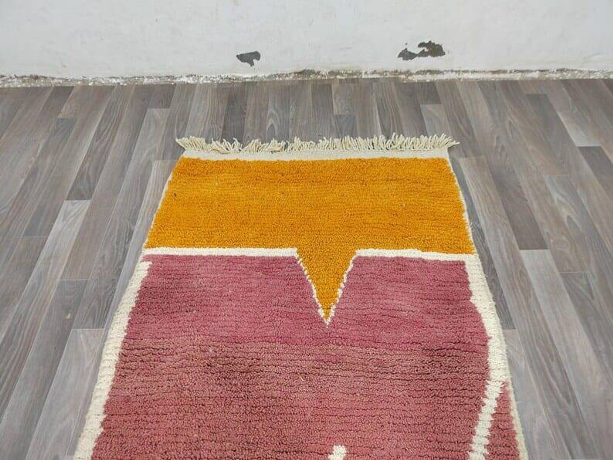 Pure natural wool rug, size 160 x 240 cm